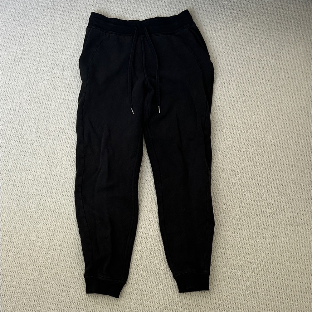 Women’s Luluemon Black joggers